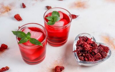 7 bienfaits de l’hibiscus prouvés par la science : tisane, jus, salade