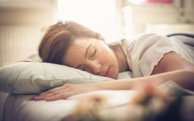 Les 5 dangers de dormir sur le ventre